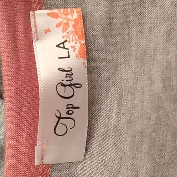 5 for $20! Grey and pink short sleeve t-shirt - Picture 5 of 6